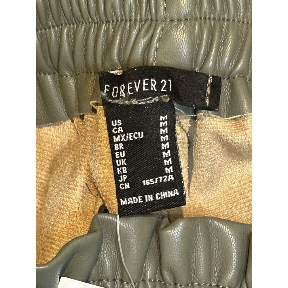 NWT Forever 21 Faux Leather Olive Green Jogger Women's size M - Picture 4 of 5